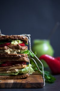 Veganes Sandwich mit Tofu